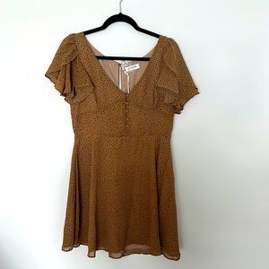 Storia Size L dress never worn tags on